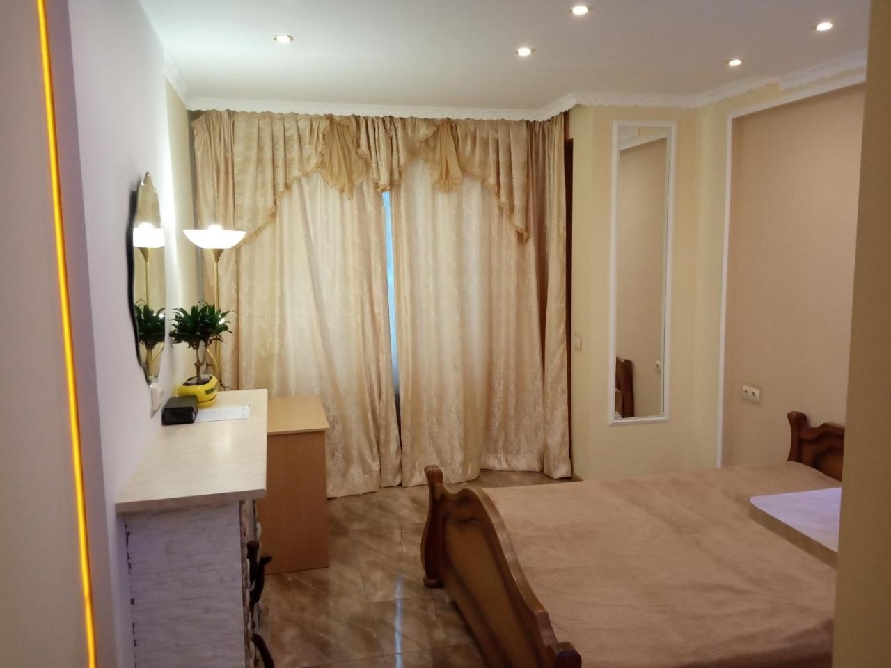 Коломийський Провулок 17/31А Appartement Kiev Buitenkant foto